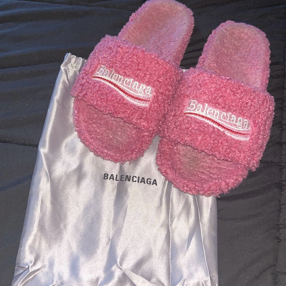 Balenciaga Fuzzy Pink Slides